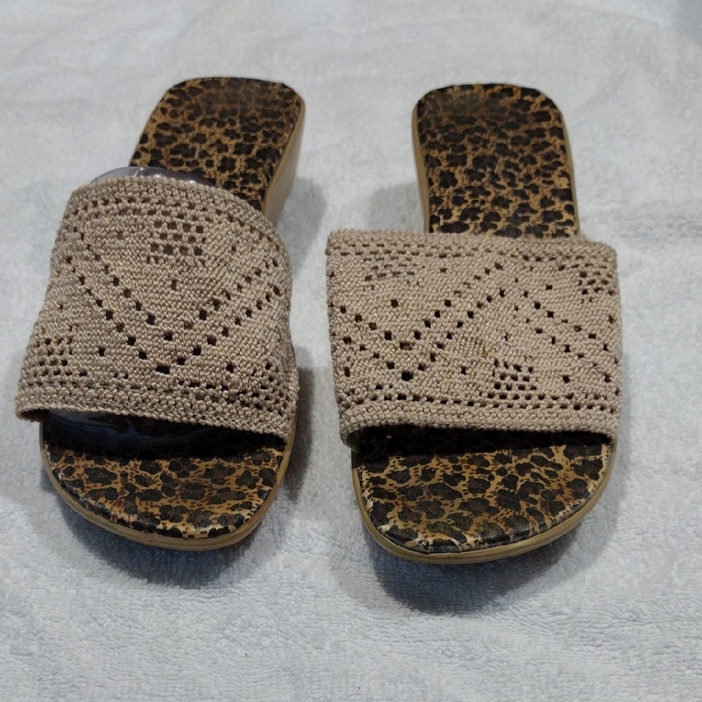 2 For 8 Dollars Sale Vintage Tan Sandals with Woven Textured Knit Pattern - Picture 2 of 4